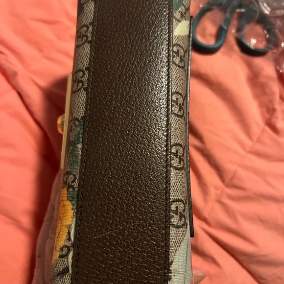 Gucci Padlock Shoulder Bag - Picture 5 of 9